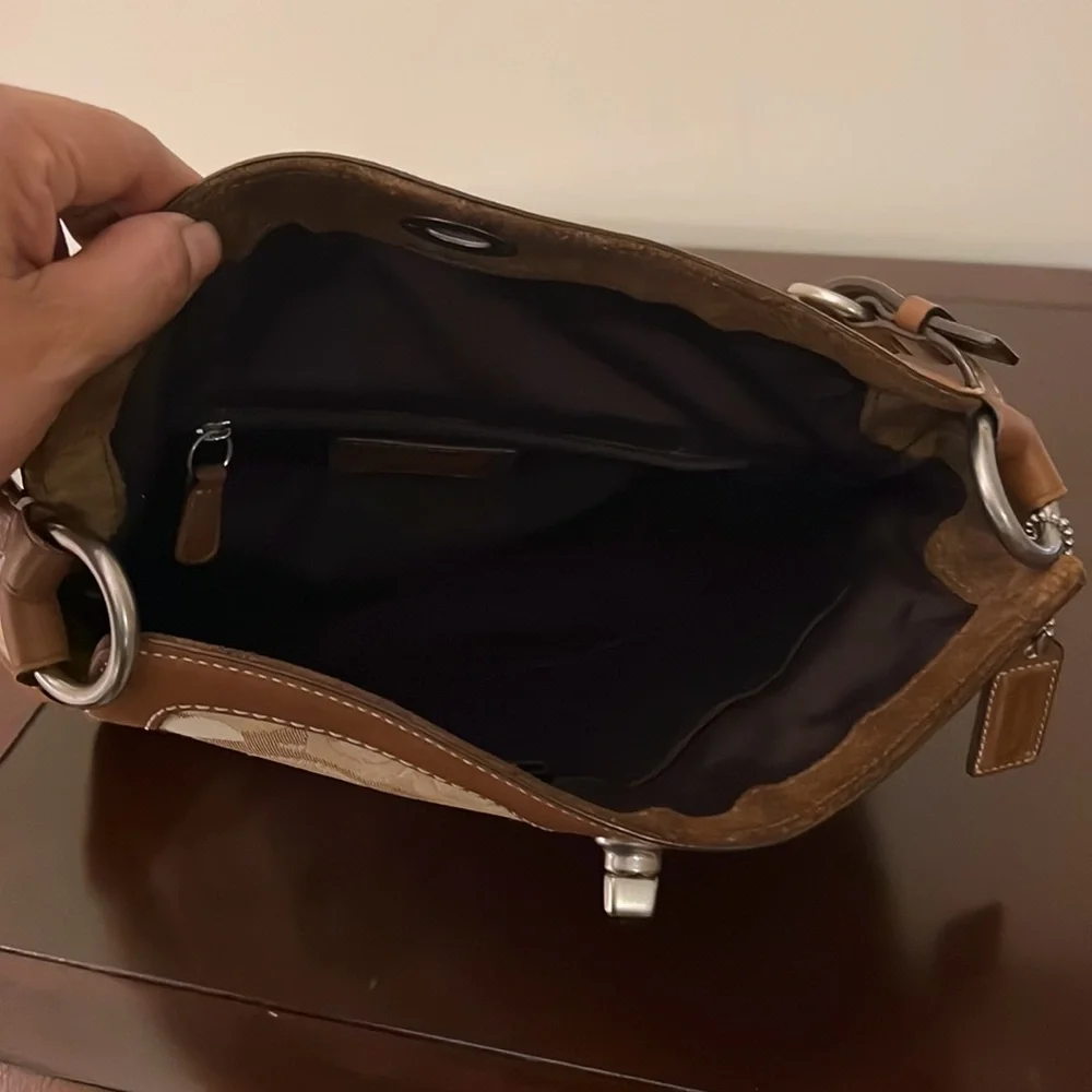 Coach - Picture 7 of 10